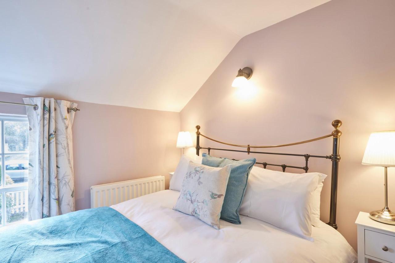 Host & Stay - Honey Cottage Hinderwell Exteriör bild
