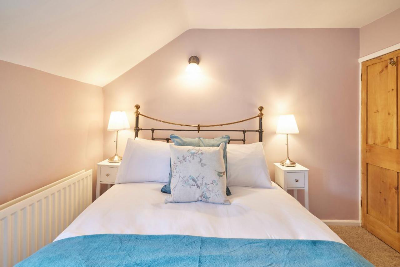 Host & Stay - Honey Cottage Hinderwell Exteriör bild
