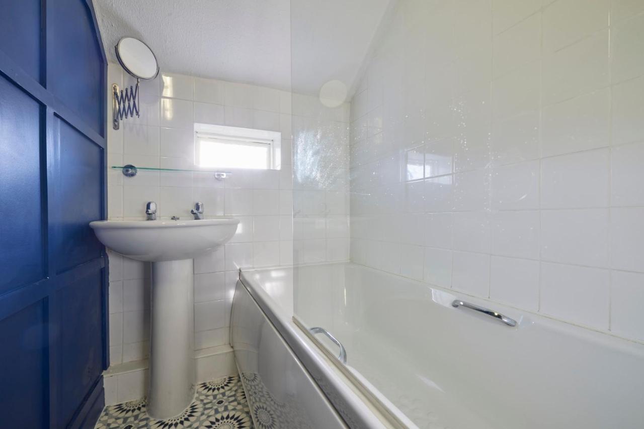 Host & Stay - Honey Cottage Hinderwell Exteriör bild