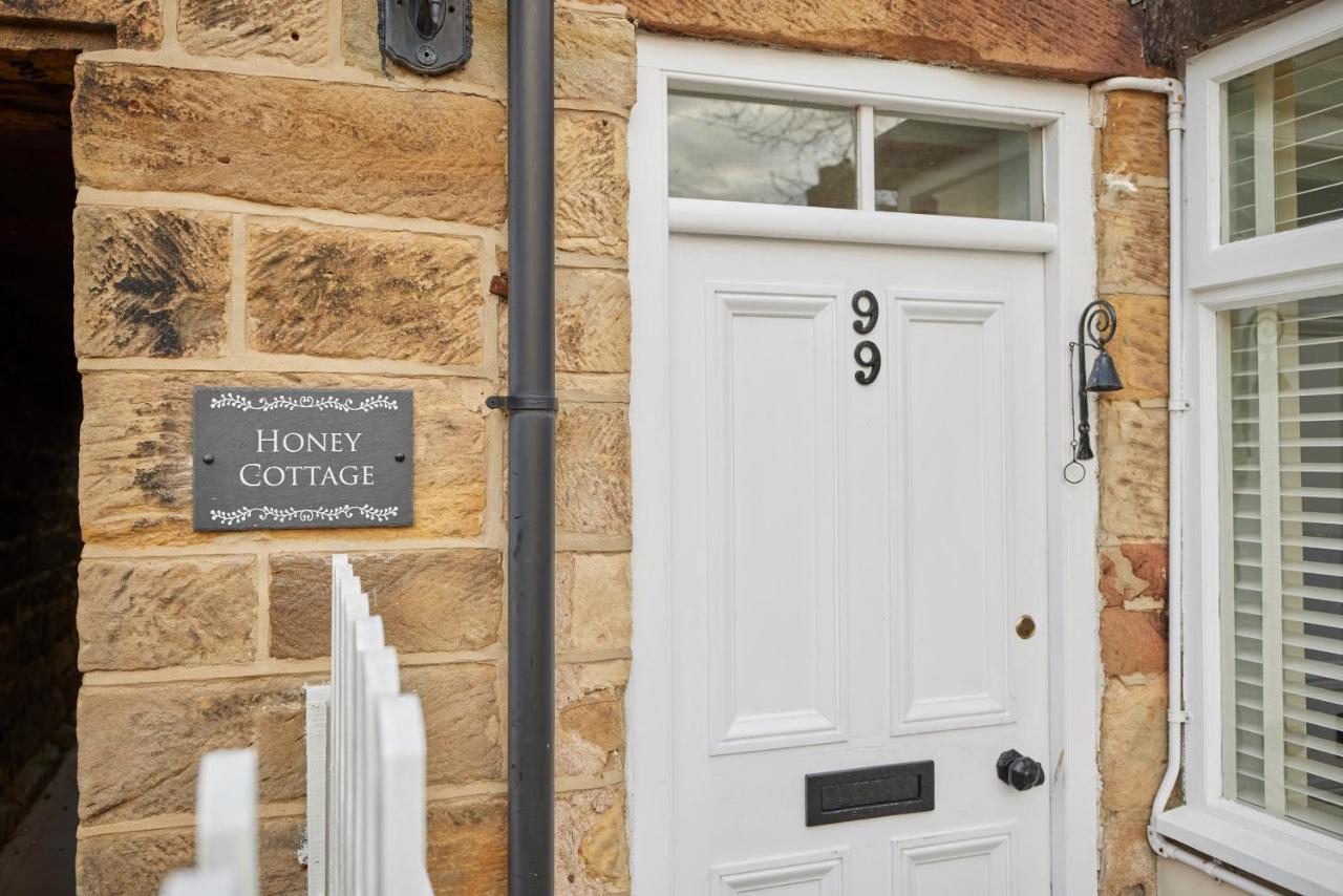 Host & Stay - Honey Cottage Hinderwell Exteriör bild