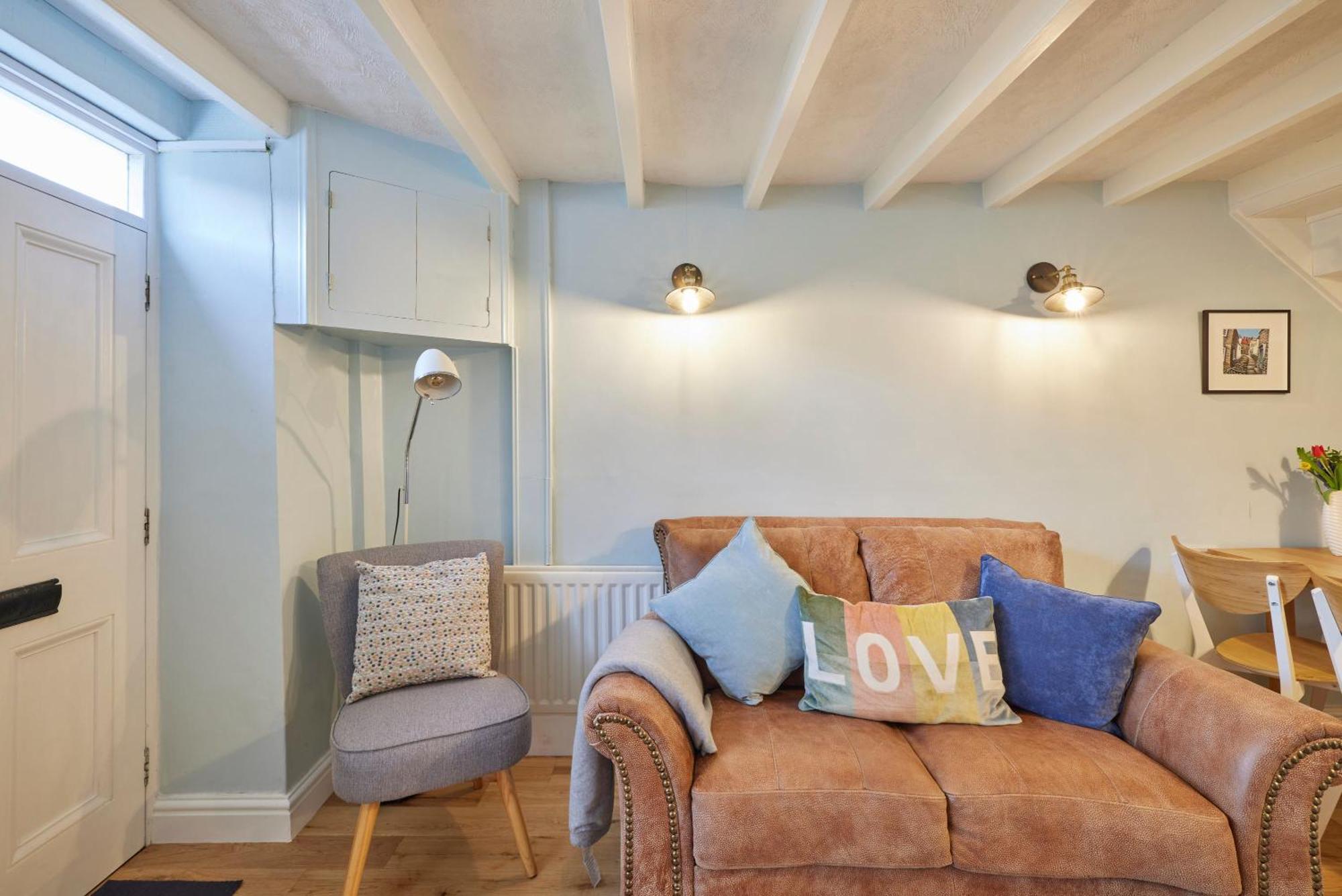 Host & Stay - Honey Cottage Hinderwell Exteriör bild